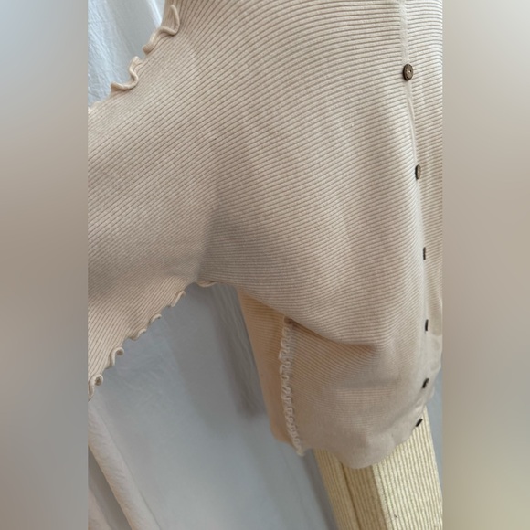 🔴 Allie Rose peach ribbed buttons in the back top - Picture 5 of 7